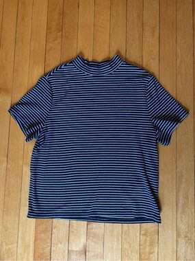 EUC Levi's Effortless Short-Sleeve, Mock Neck, Slim Fit Striped Tee | Women's XL
